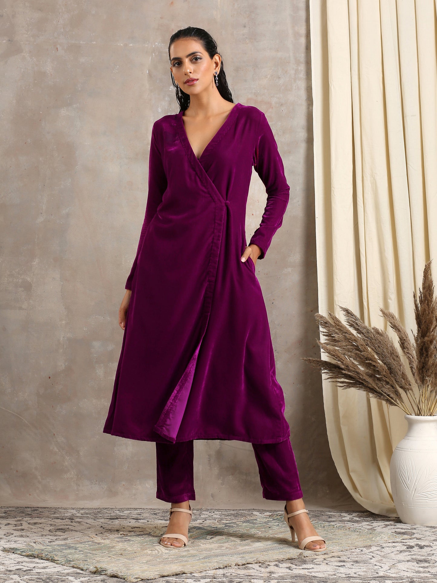 trueBrowns Wine Velvet Pant | Swadesiicart