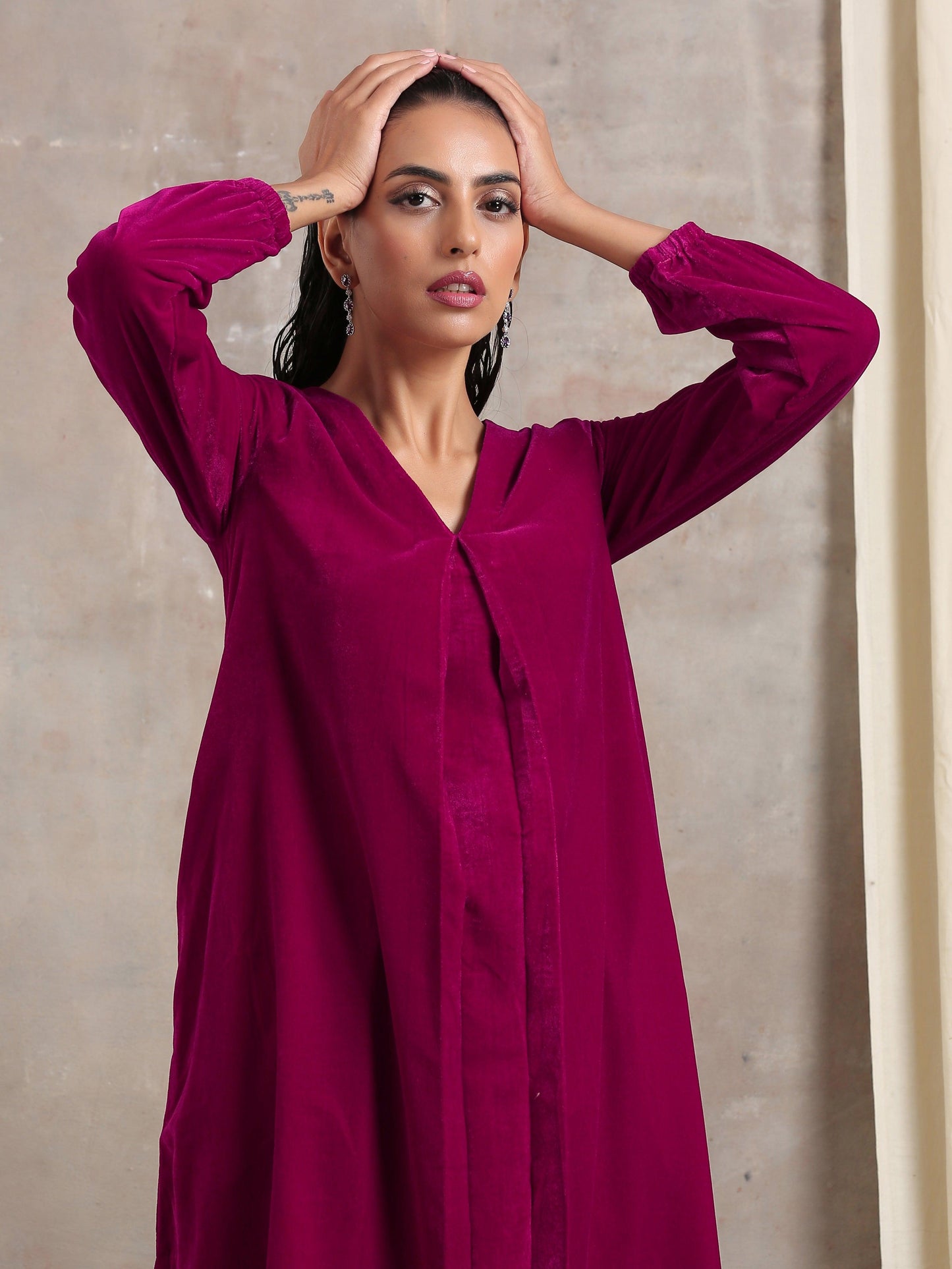 trueBrowns Pink Velvet Pleated Kurta | Swadesiicart