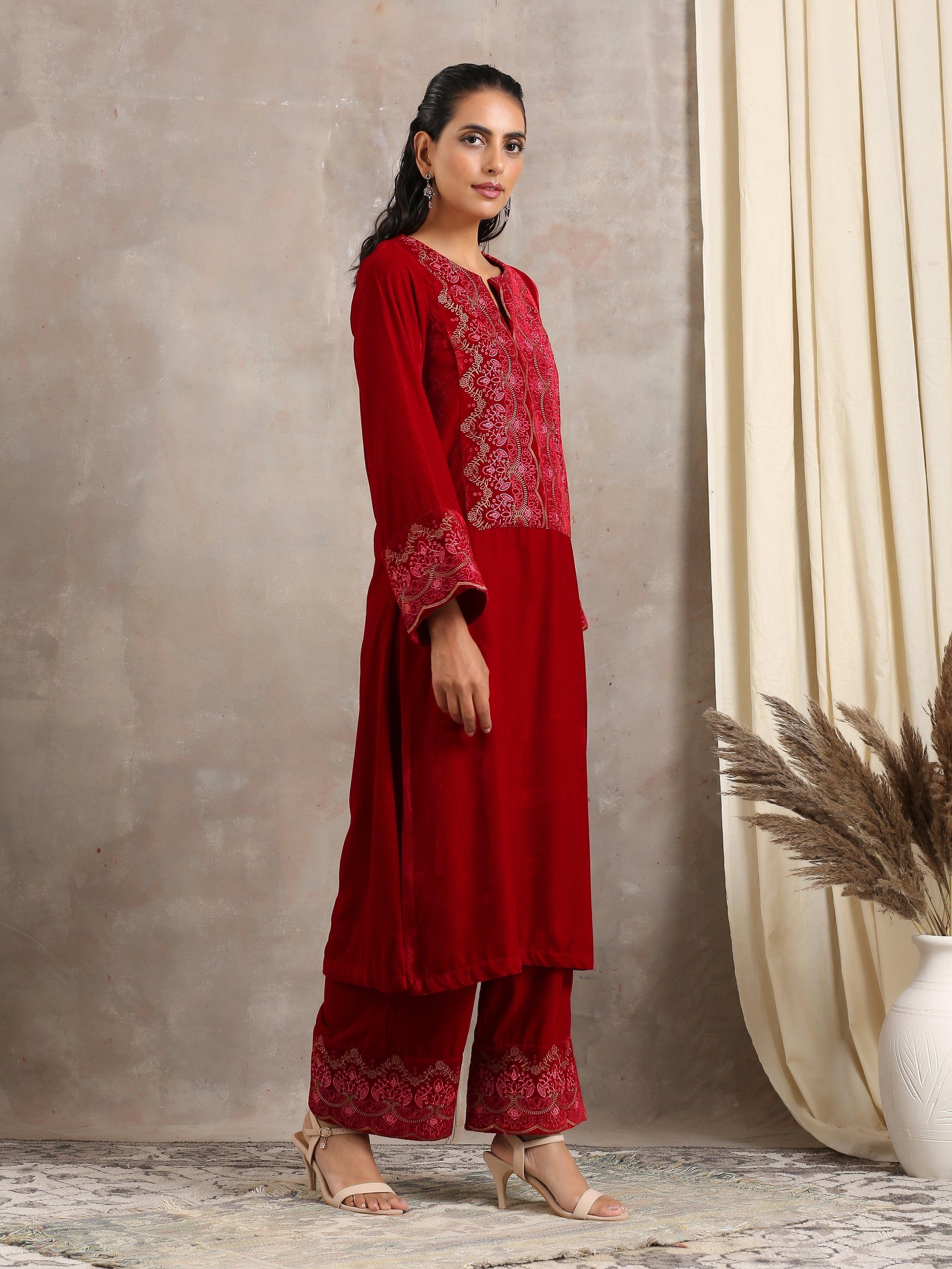 trueBrowns Red Velvet Embroidered Slit Kurta | Swadesiicart