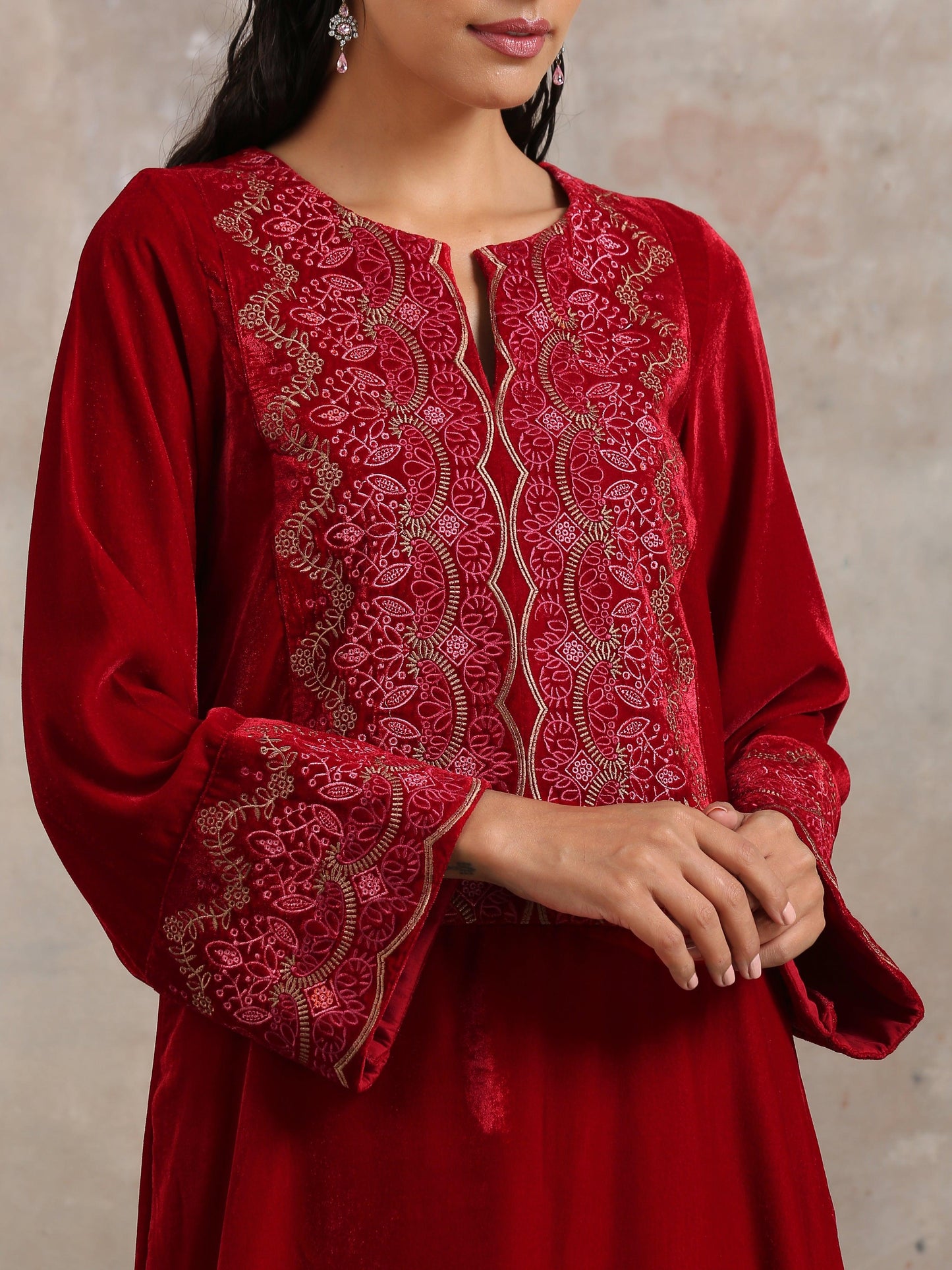 trueBrowns Red Velvet Embroidered Slit Kurta | Swadesiicart