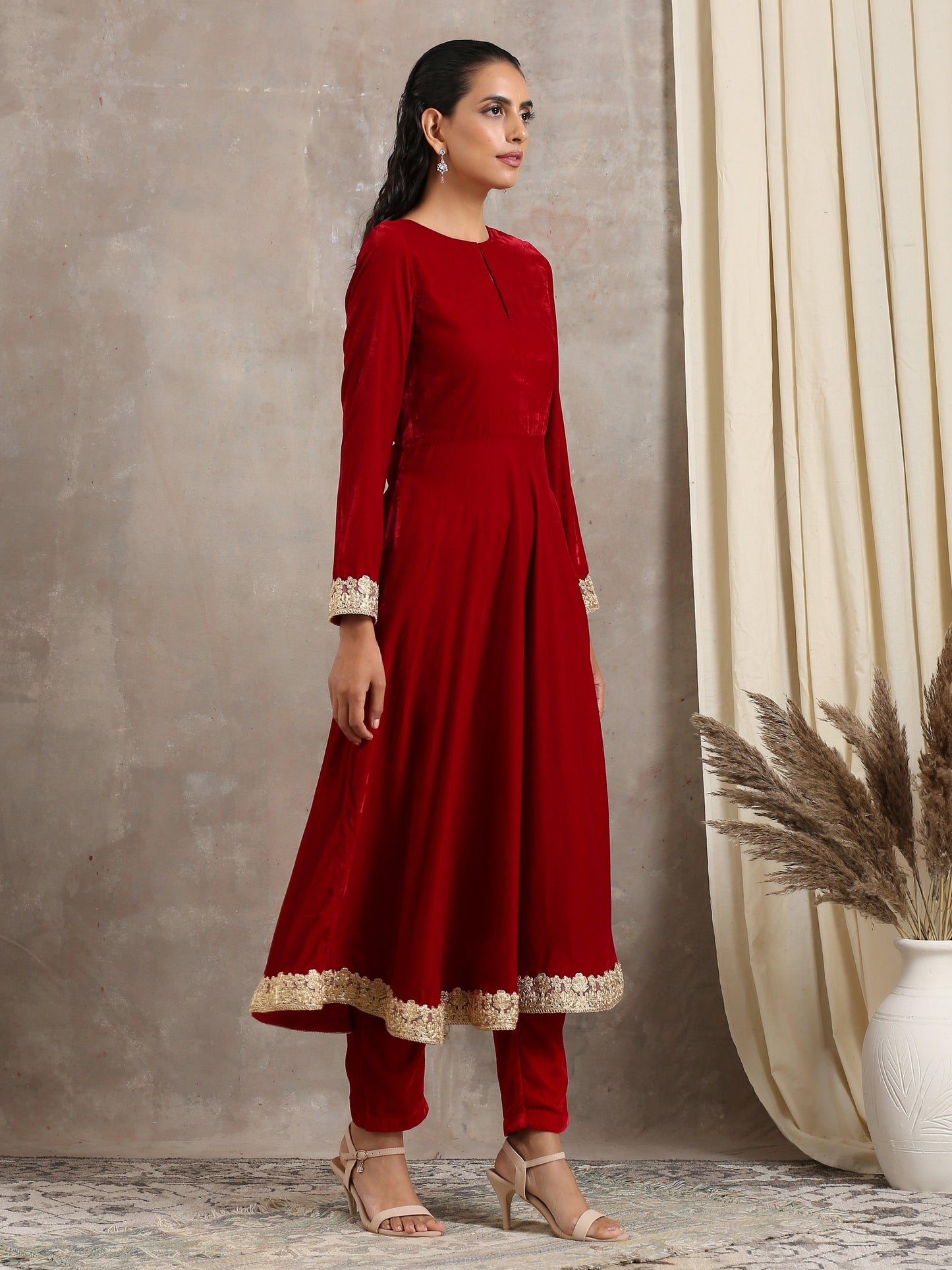 trueBrowns Red Velvet Flared Lace Kurta | Swadesiicart