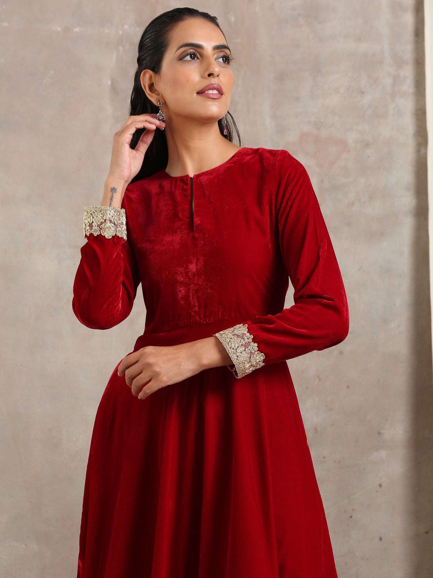 trueBrowns Red Velvet Flared Lace Kurta | Swadesiicart