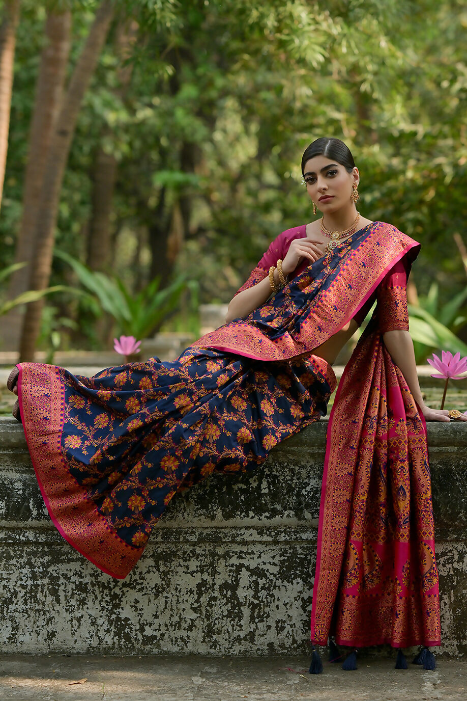 Vishnu Weaves Women's Navy-Blue Pashmina Silk Thread Woven Saree with Blouse - Swadesiicart