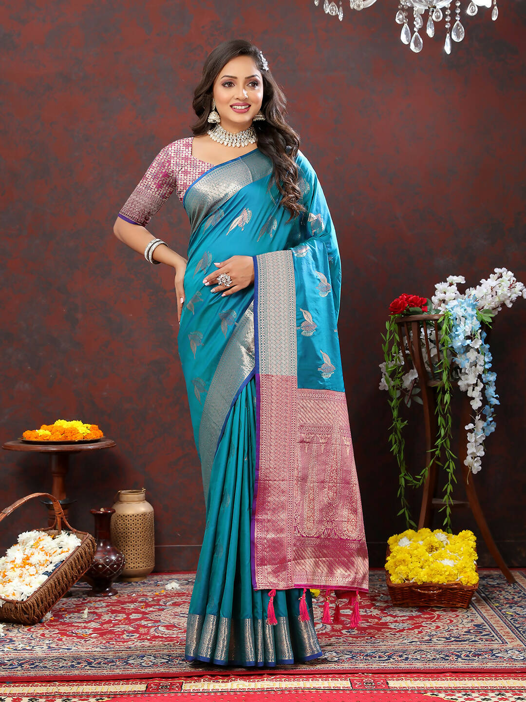 Lorenvalley Fashion Rama Soft Silk Woven Design Zari Weaving Saree - Swadesiicart