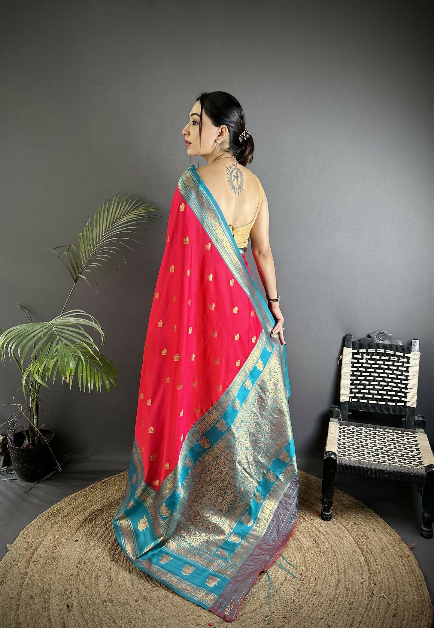 Joban Fashion Hot Pink Banarasi Soft Silk Woven Butti Saree | Swadesiicart