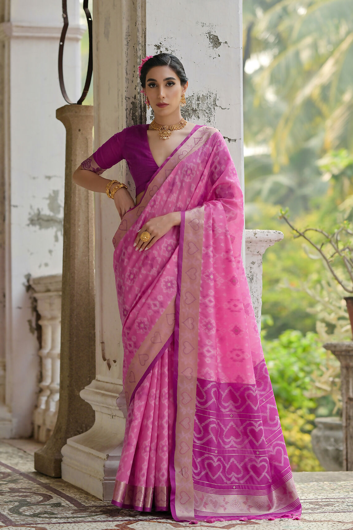 Vishnu Weaves Women's Pink Raw Silk Thread Ikkat Woven Saree with Blouse - Swadesiicart