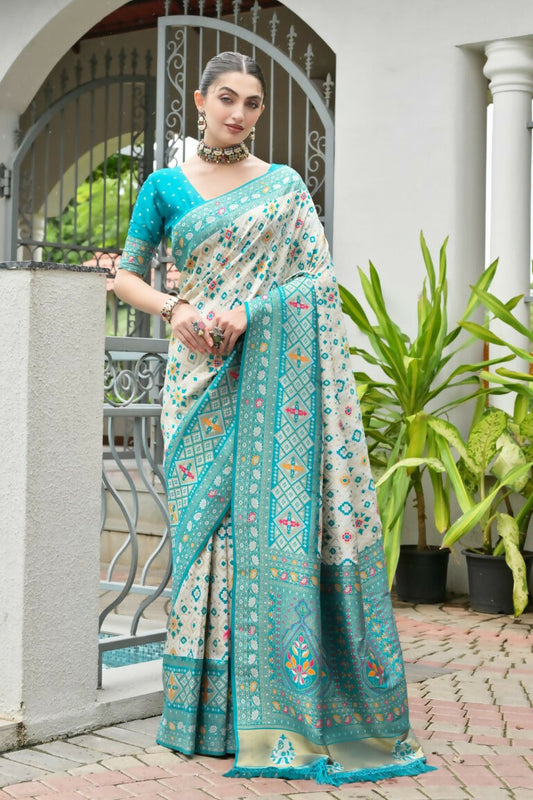 Vishnu Weaves Women's Sea-Green Banarasi Silk Patola Zari Woven Saree with Blouse - Swadesiicart