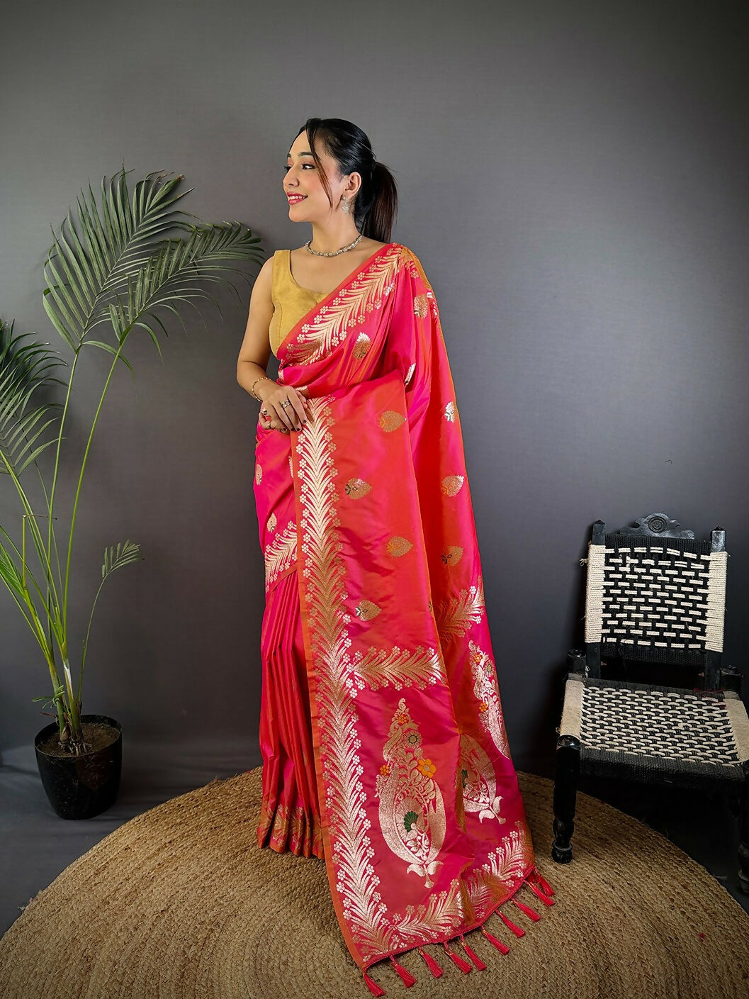 Joban Fashion Banarasi Pink Woven Soft Silk Saree | Swadesiicart