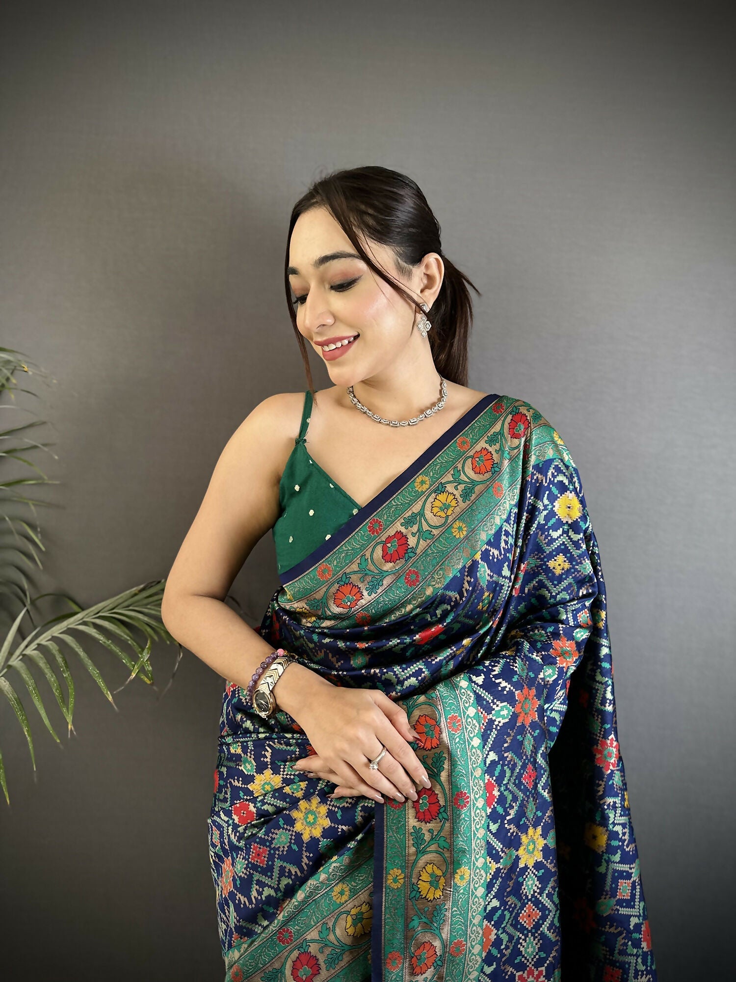 Joban Fashion Navy Blue Banarasi Soft Silk Woven Saree | Swadesiicart