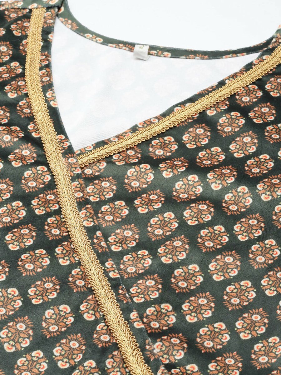 Ahalyaa Women Green & Cream-Coloured Floral Printed Velvet Kurta | Swadesiicart