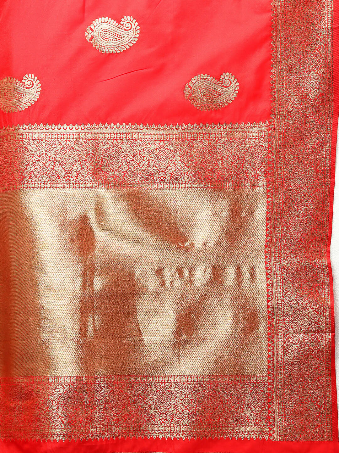 Lorenvalley Fashion Red Soft Silk Woven Design Gold Zari Weaving Saree - Swadesiicart