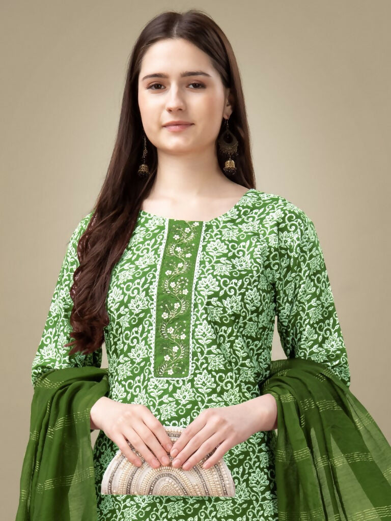 Jyoti Fashion Women's Green Rayon Embroidery & Sequence work Kurta with Trouser & Dupatta | Swadesiicart