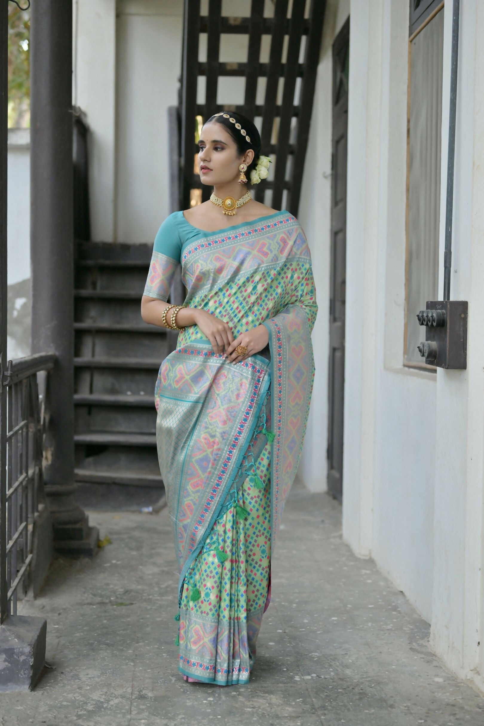 Vishnu Weaves Women's Sea-Green Paithani Silk Saree with Blouse - Swadesiicart