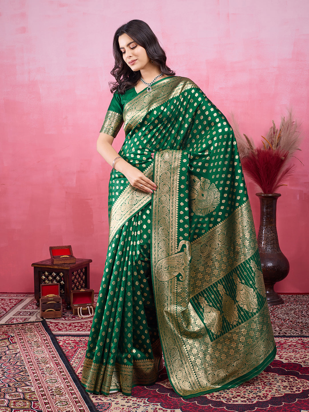 Vedant Vastram Banarasi Silk Fashion Saree - Green | Swadesiicart