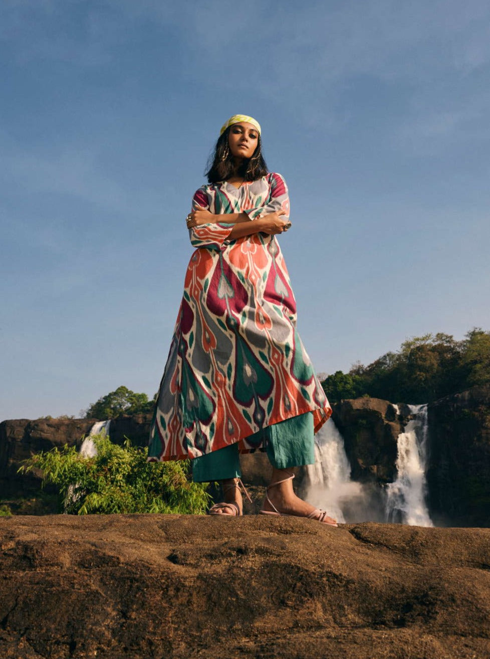 trueBrowns Green Cotton Ikat Kurta Pant Set | Swadesiicart