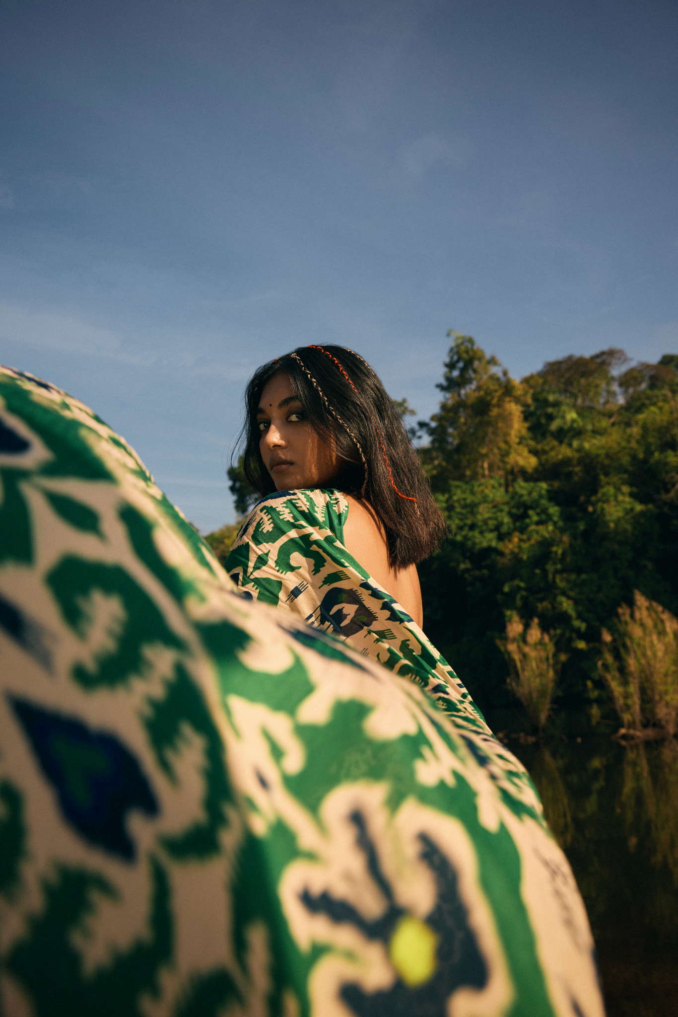 trueBrowns Green Muslin Ikat Saree | Swadesiicart