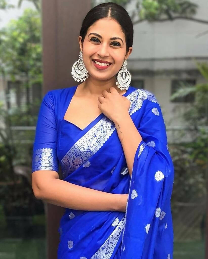 DEIANA'S Beautiful Designer Golden zari Soft Lichi Silk Saree - Royal Blue - Swadesiicart