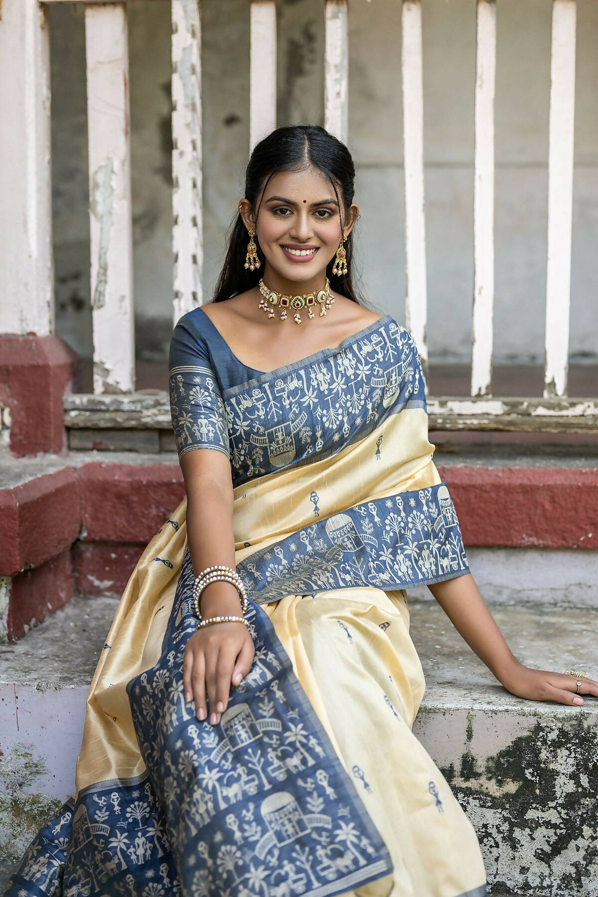 Vishnu Weaves Women's Blue Handloom Raw Silk Woven Saree with Blouse - Swadesiicart