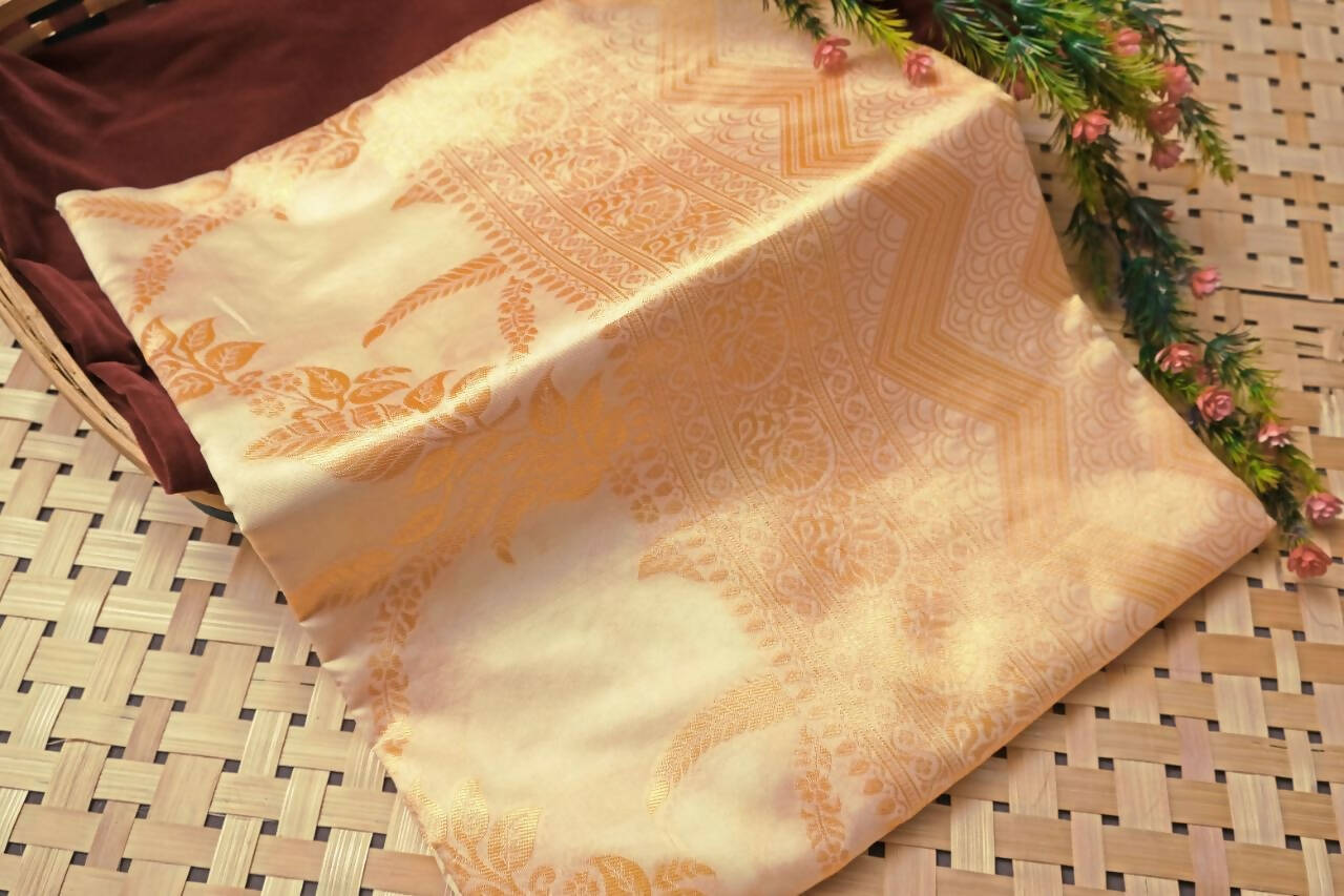 DEIANA'S Beautiful Designer Golden zari Soft Lichi Silk Saree - Cream - Swadesiicart