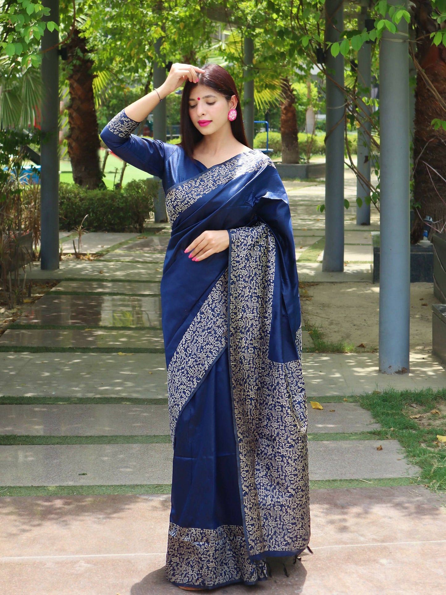 Vishnu Weaves Women's Blue Handloom Raw Silk Woven Border Saree with Unstitched Blouse - Swadesiicart