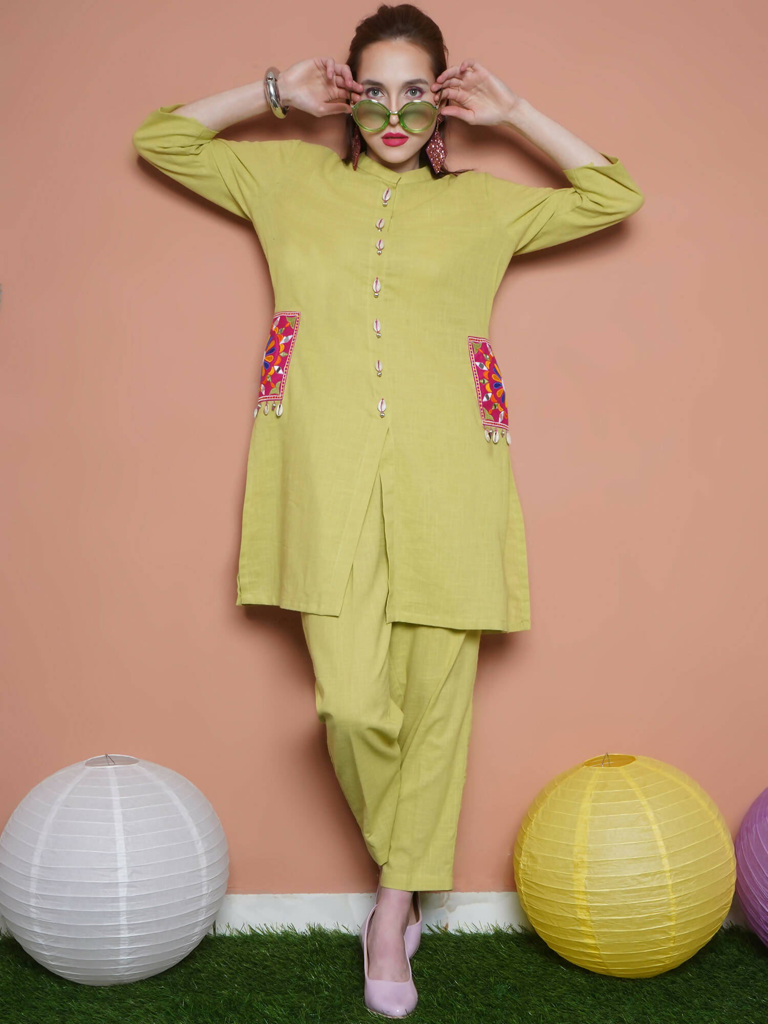 Women Republic Green Cotton Kurta Set With Embroidered Pockets | Swadesiicart
