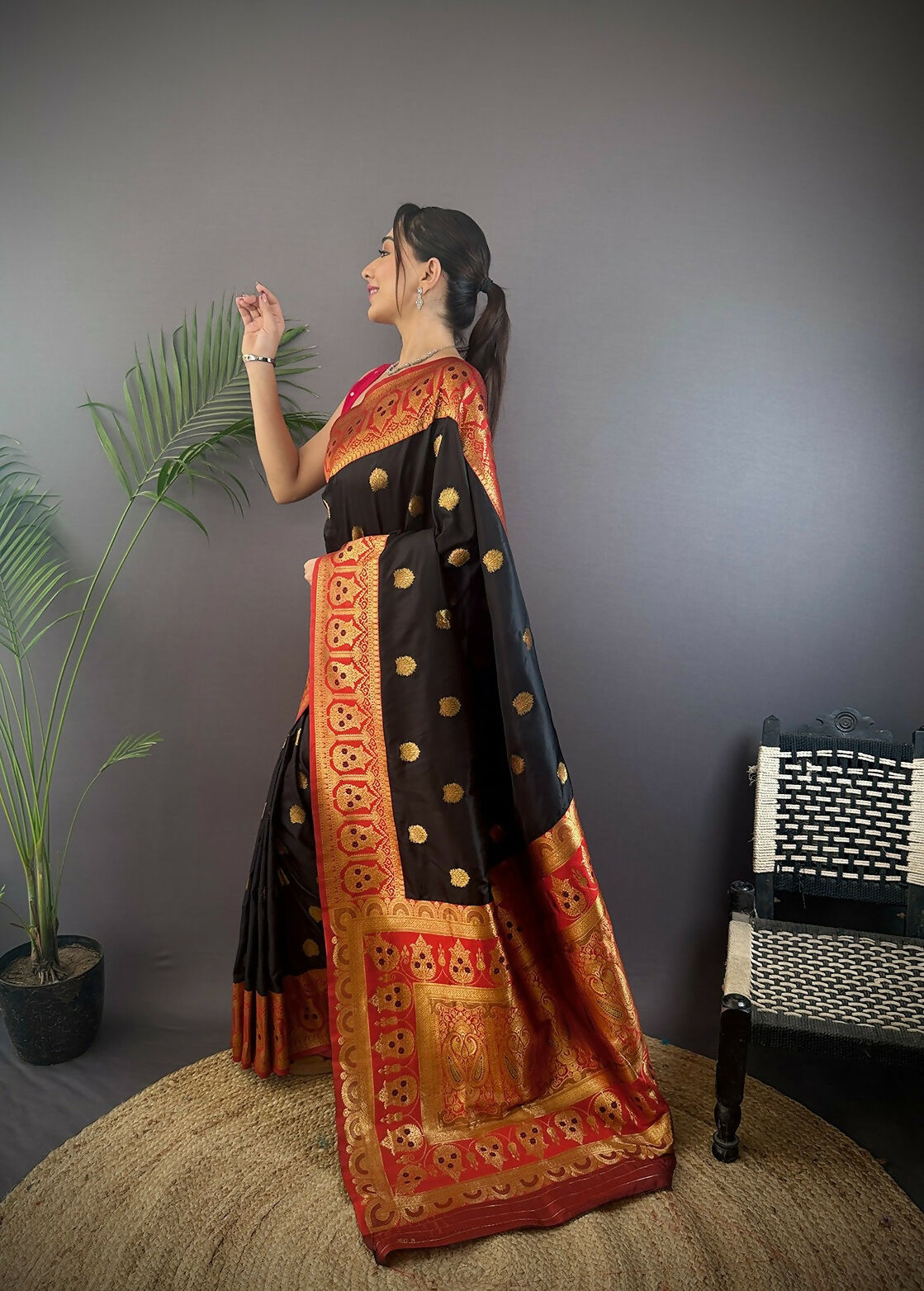 Joban Fashion Red Butti Banarasi Silk Sarees | Swadesiicart