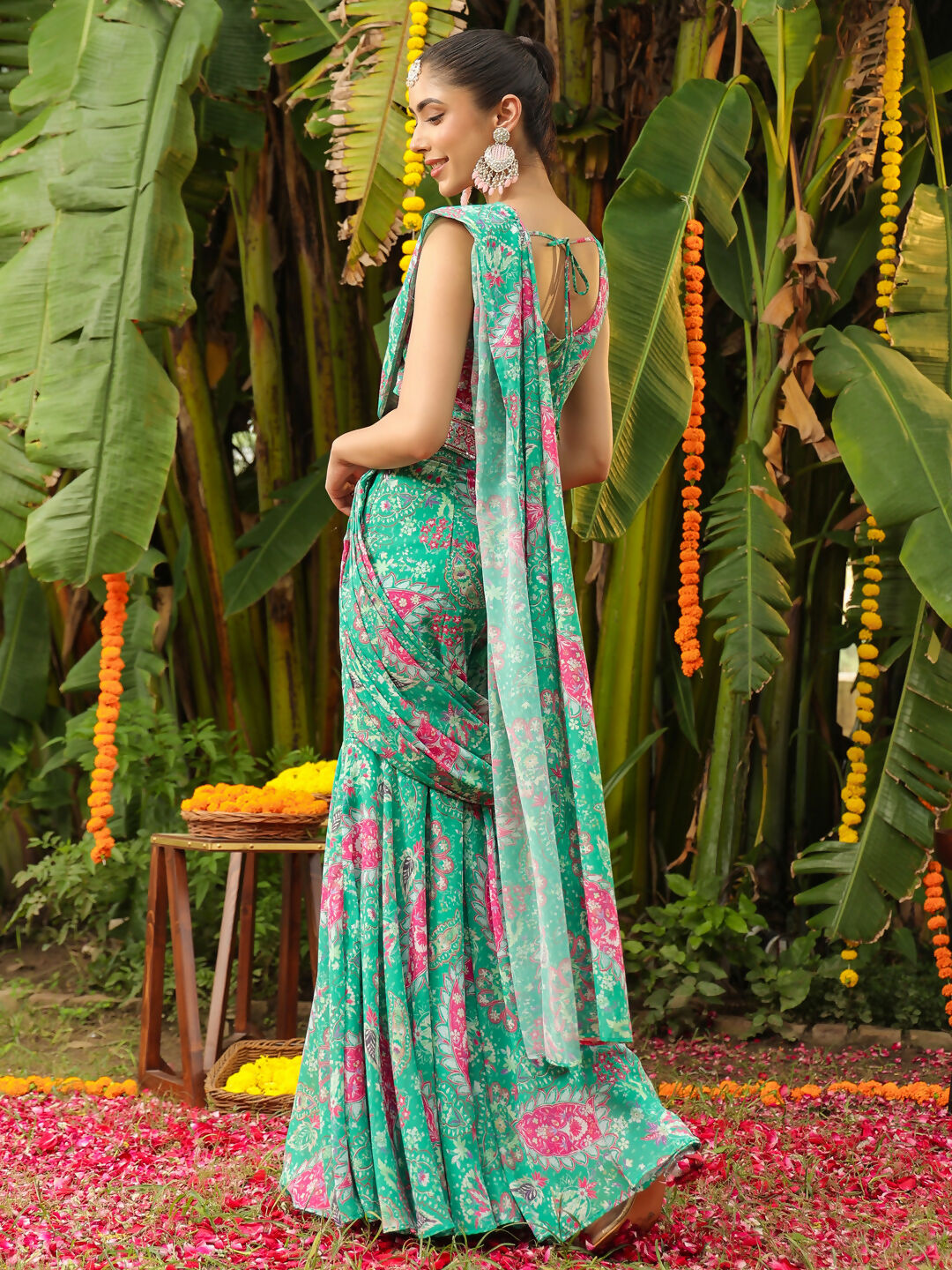 Janasya Green Georgette Floral Saree | Swadesiicart
