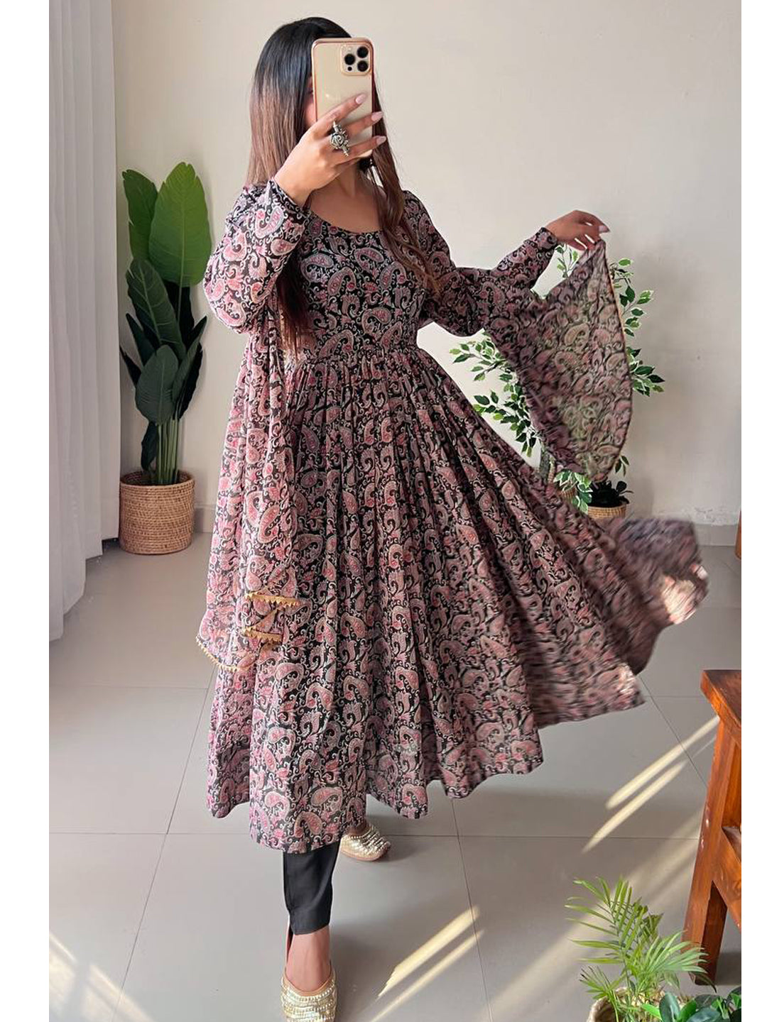 Lorenvalley Fashion Women Soft Georgette Floral Print Fully Flair Anarkali With Pant Dupatta Set - Black | Swadesiicart