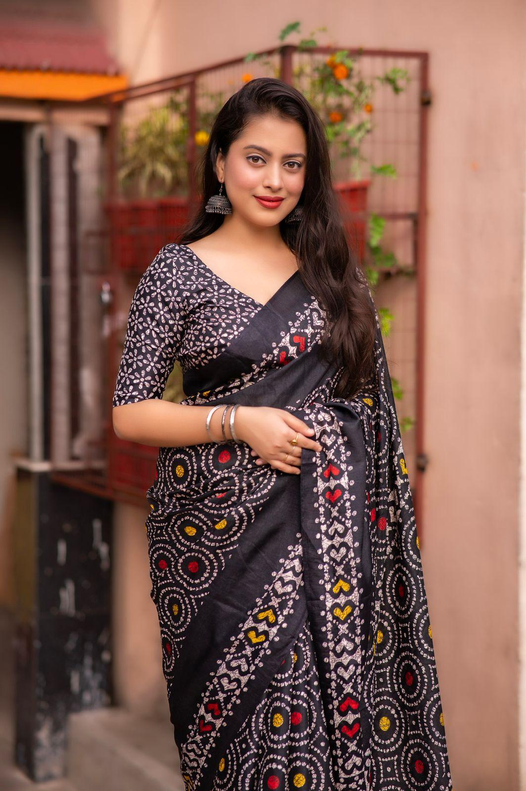 Black Silk Blend Ethnic Motifs Saree with Unstitched Blouse - Hiral Fashion