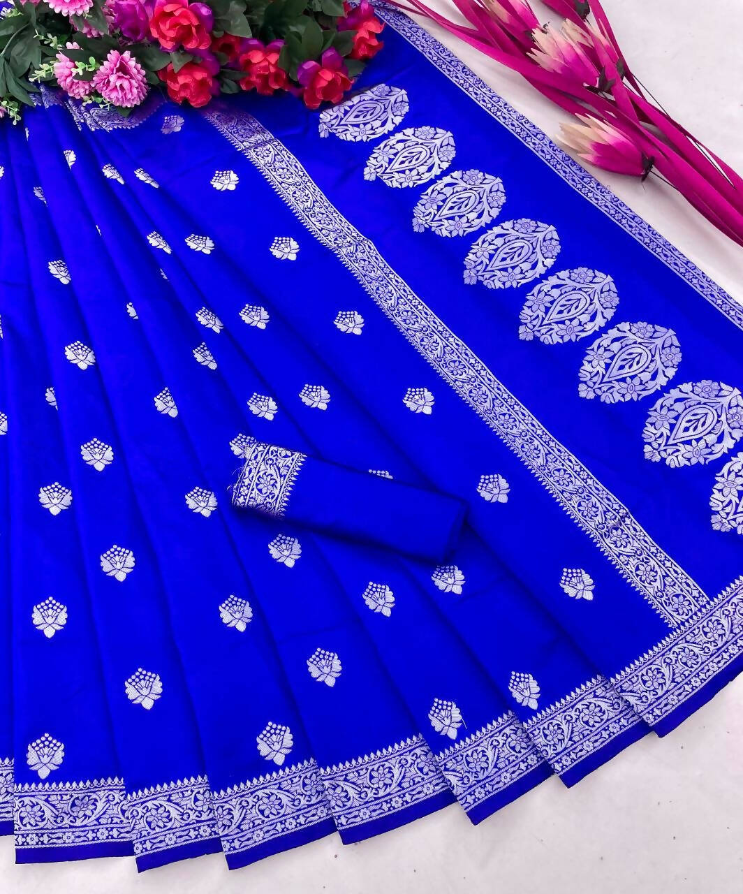 DEIANA'S Beautiful Designer Golden zari Soft Lichi Silk Saree - Royal Blue - Swadesiicart