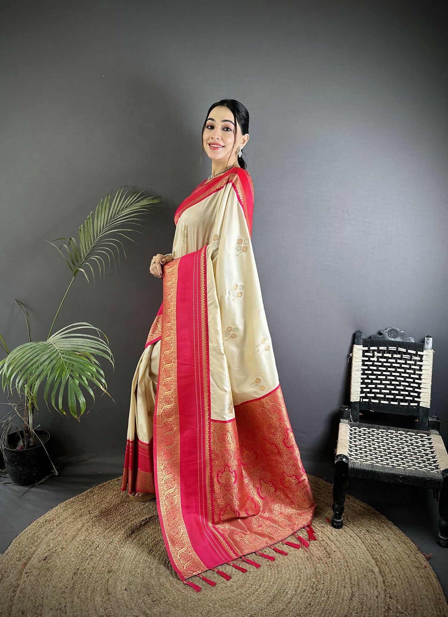 Joban Fashion Cream Banarasi Soft Silk Woven Saree | Swadesiicart