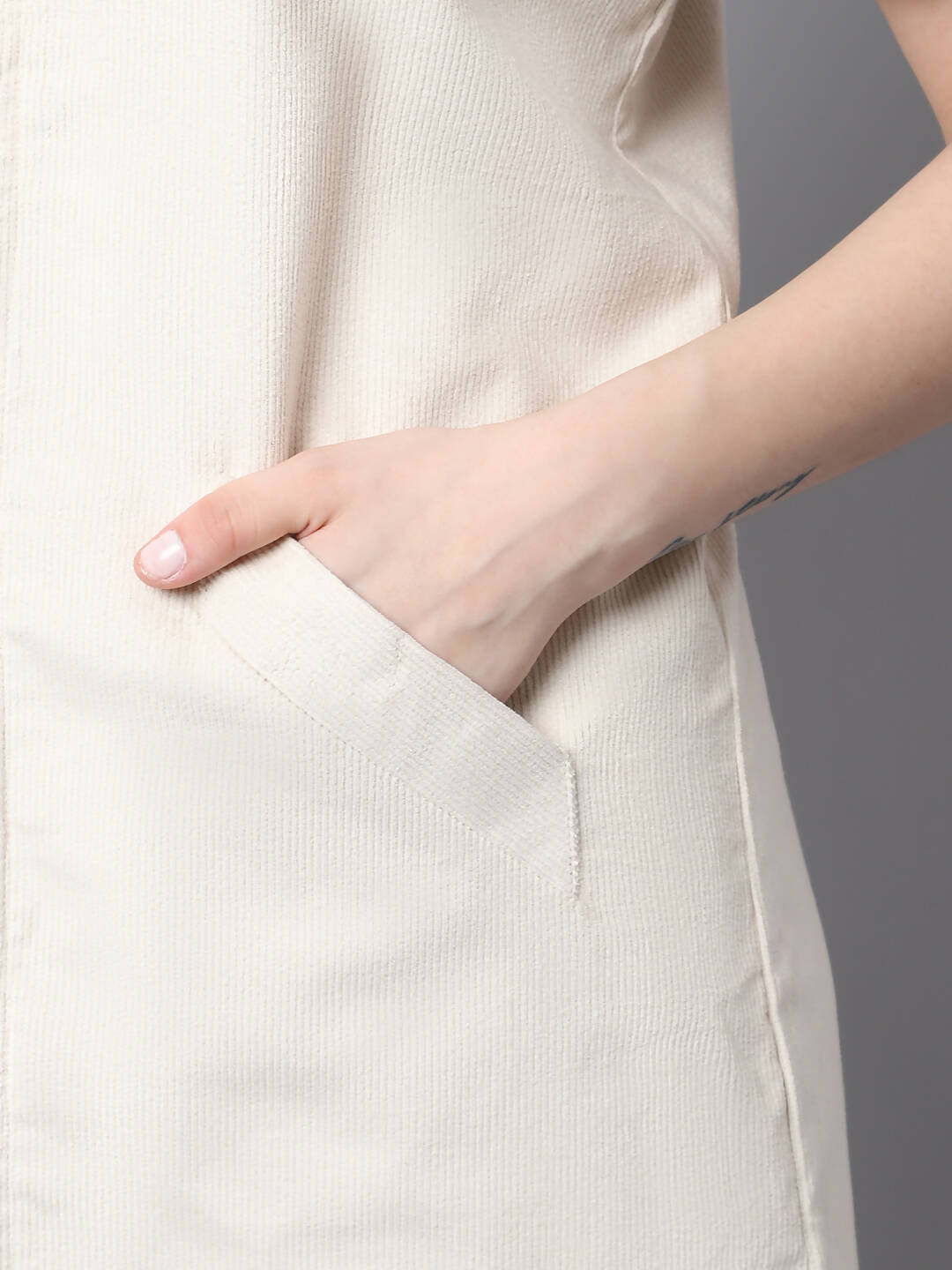 Even Apparels White Polywool Open Front Corduroy Women's Long Coat | Swadesiicart