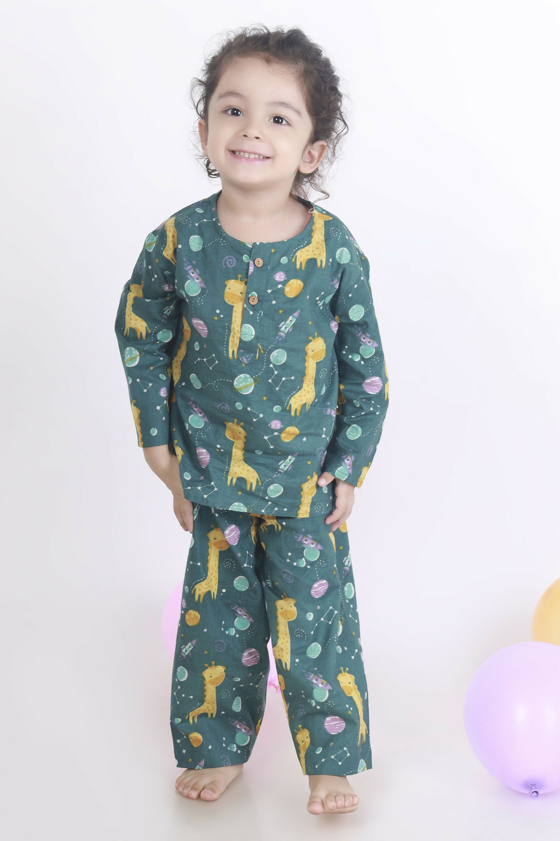 Breathables Green Giraffe Print Cotton Nightsuit Set For Kids