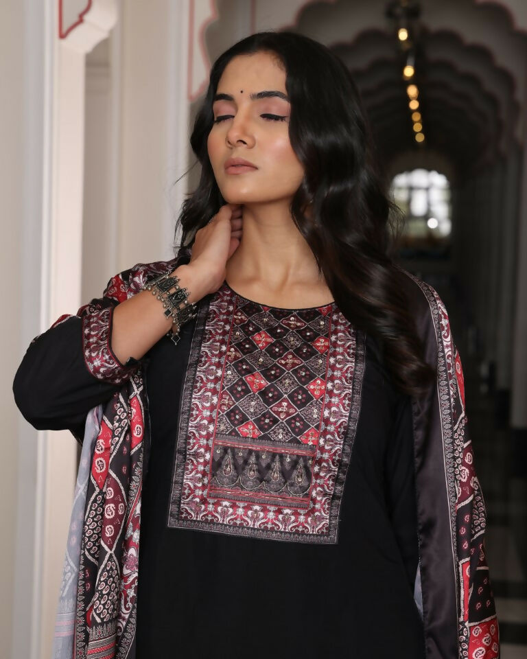 Jyoti Fashion Women's Black Viscos Simmer Hand Work with Floral Printed Kurta Set | Swadesiicart