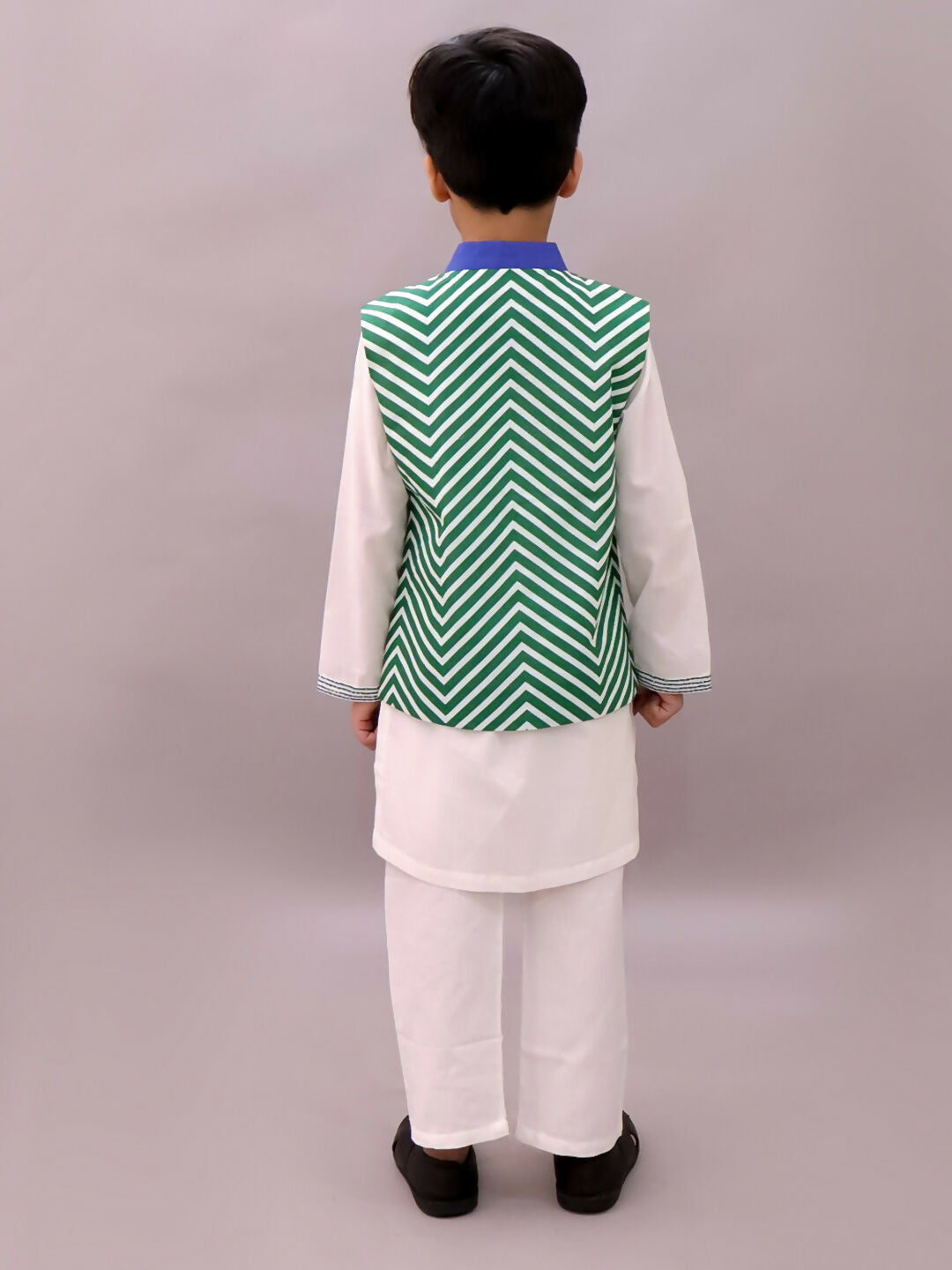 Lil Drama Shor-Gul White Kurta Pyjama with Green Jacket Set For Boys | Swadesiicart