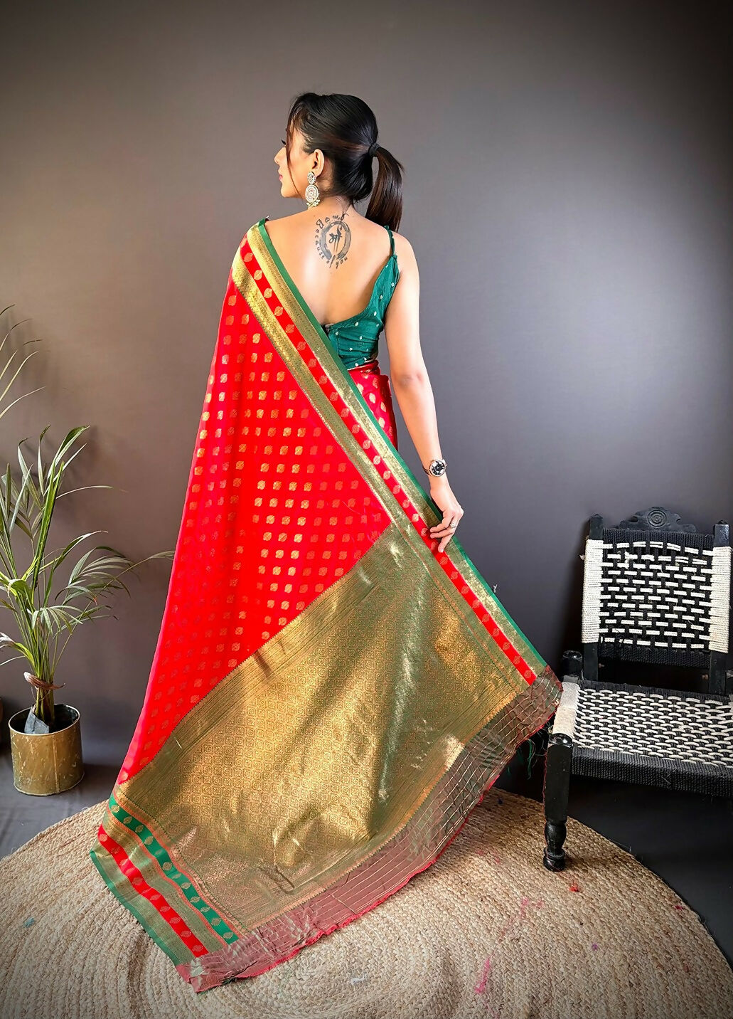 Joban Fashion Green Butti Banarasi Silk Sarees | Swadesiicart