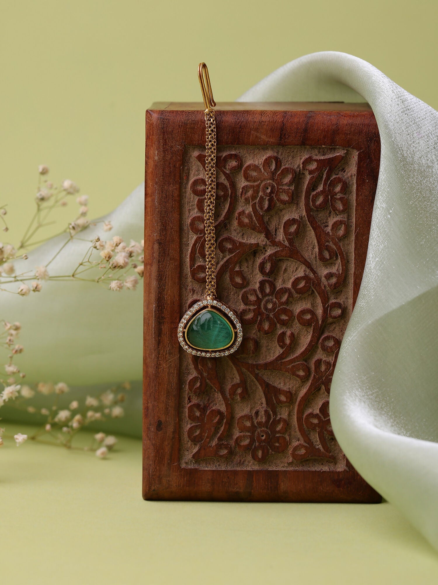 Ruby Raang Gold Polished Green Stone Kundan Maang Tikka | Swadesiicart