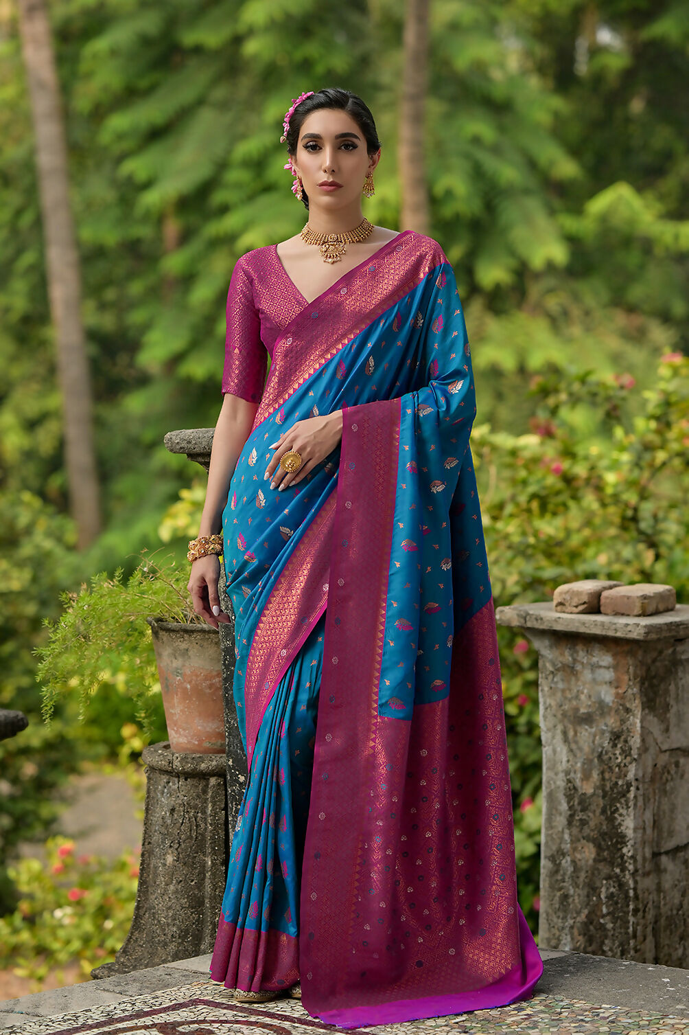 Vishnu Weaves Women's Blue Banarasi Silk Zari Woven Saree with Blouse - Swadesiicart