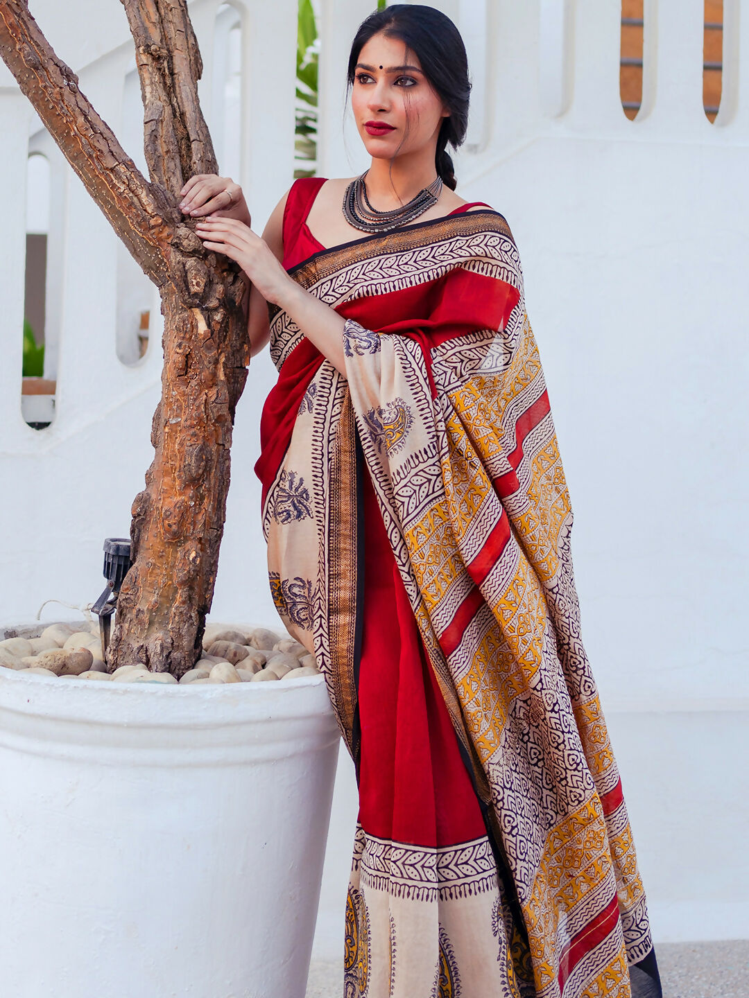 Zibaa Hand-Blocked Pure Maheshwari Silk Red Saree | Swadesiicart