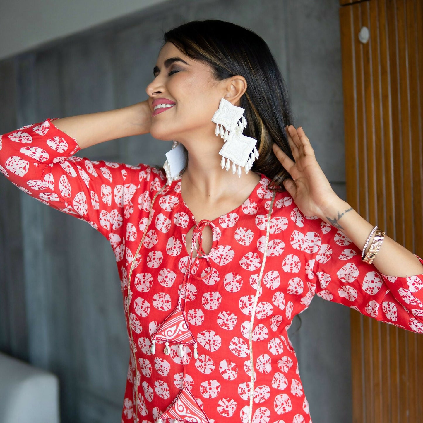Jyoti Fashion Women's Red Pure Muslin Heavy Digital Printed Kurta Pant Set | Swadesiicart