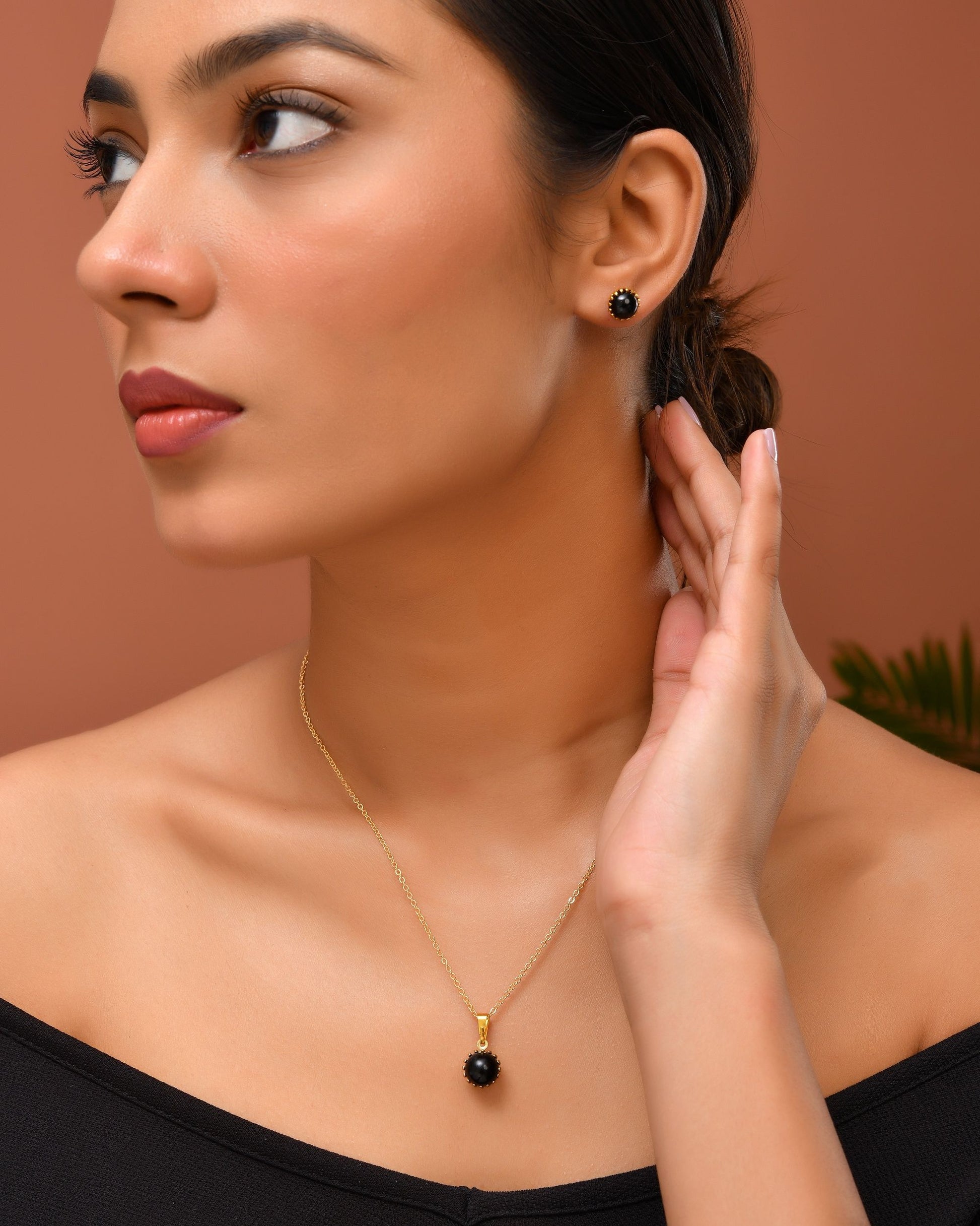 VOJ Gold Polished Stainless Steel Black Pearl Studded Chain Set - Swadesiicart