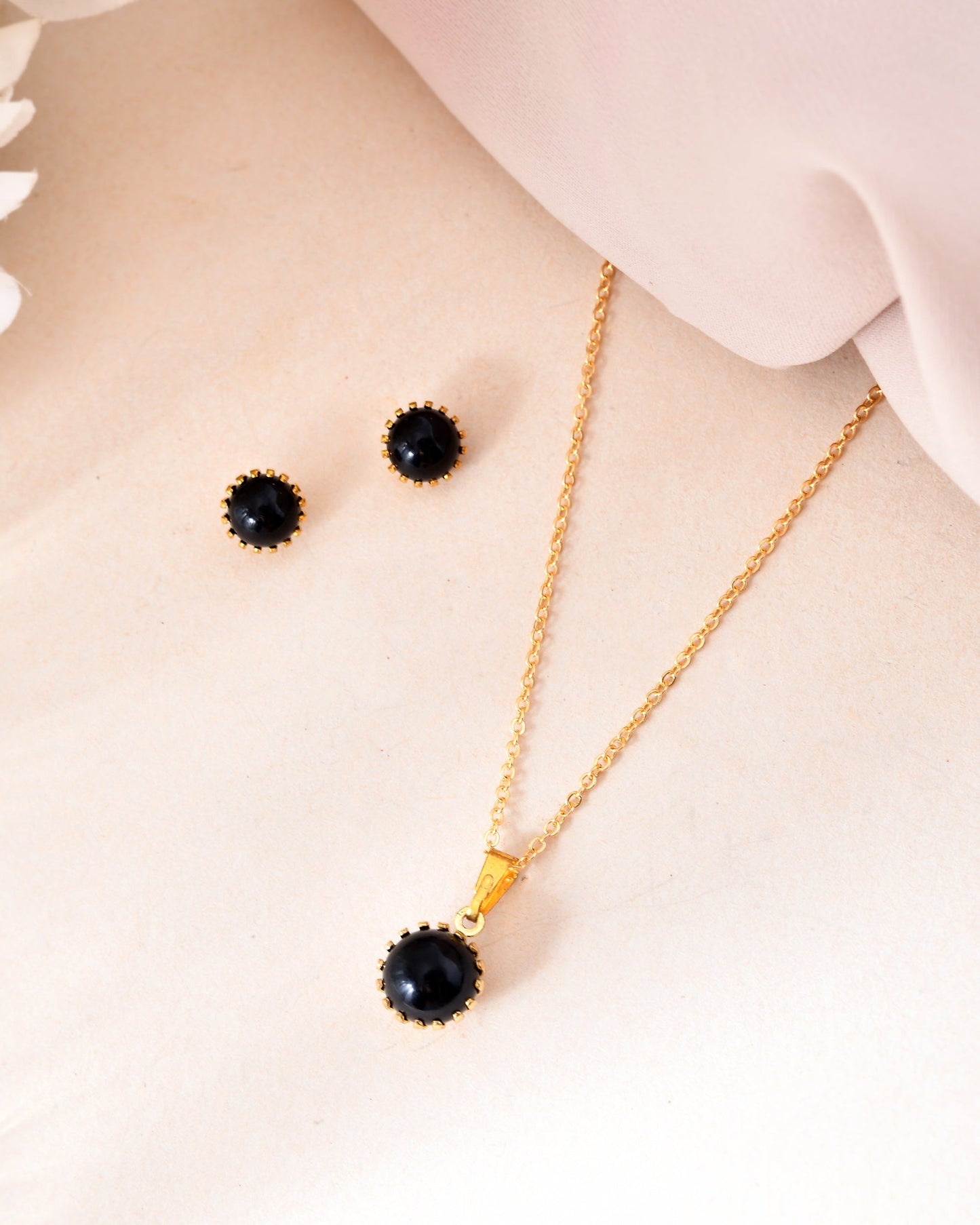 VOJ Gold Polished Stainless Steel Black Pearl Studded Chain Set - Swadesiicart