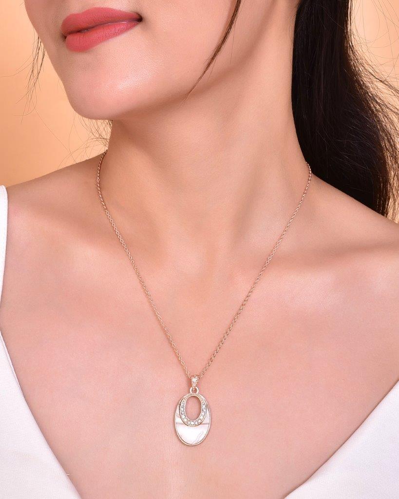 VOJ Rose Gold-Polished Oval Pandent Chain | Swadesiicart