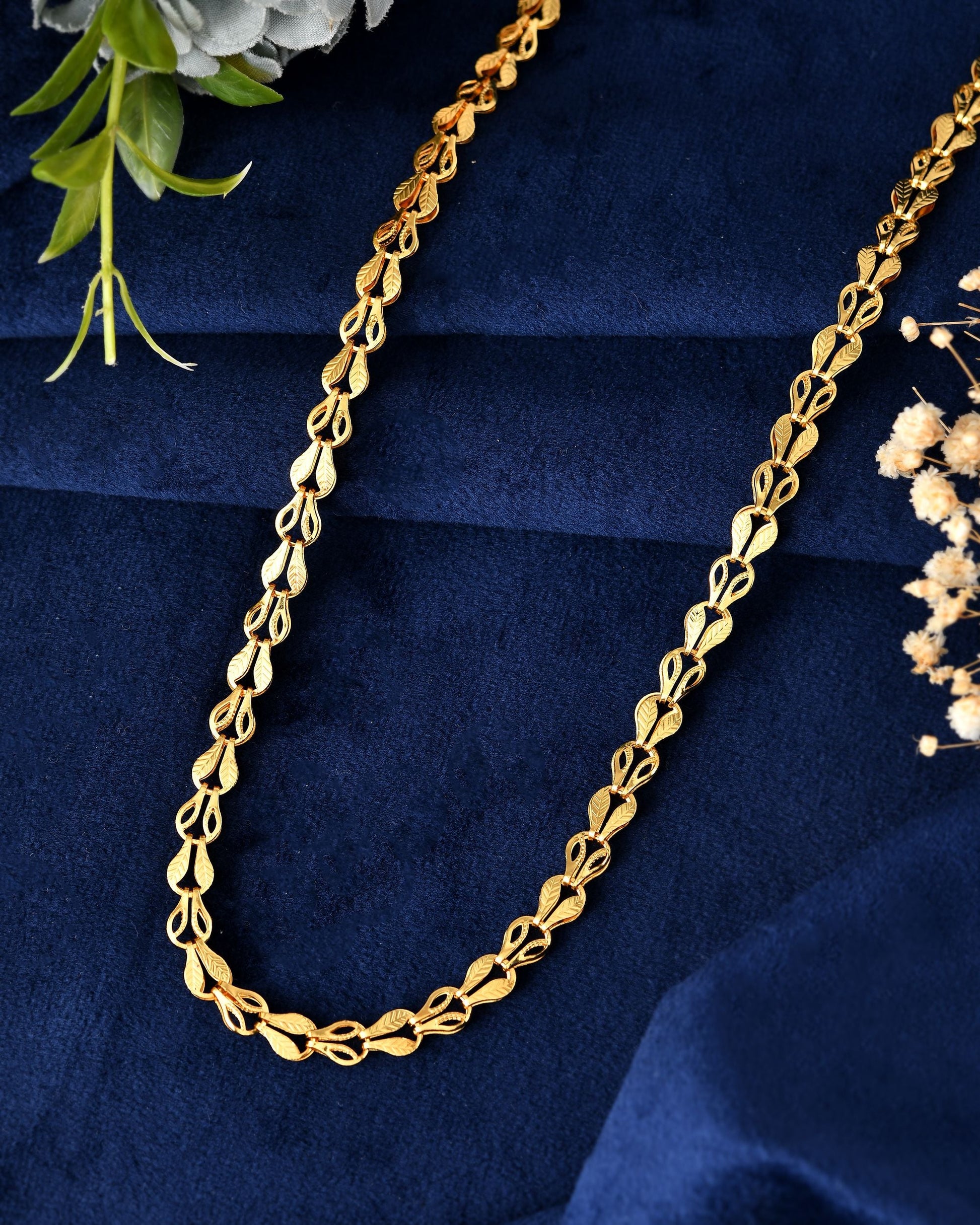 VOJ Men Designer Classic Gold Polished Chain - Swadesiicart