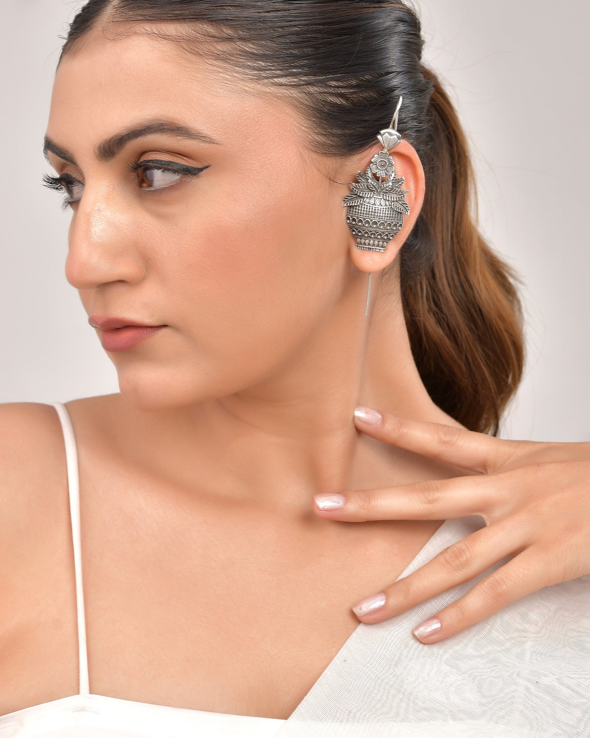 VOJ Silver Toned Designer Floral Shaped Ear Cuff - Swadesiicart