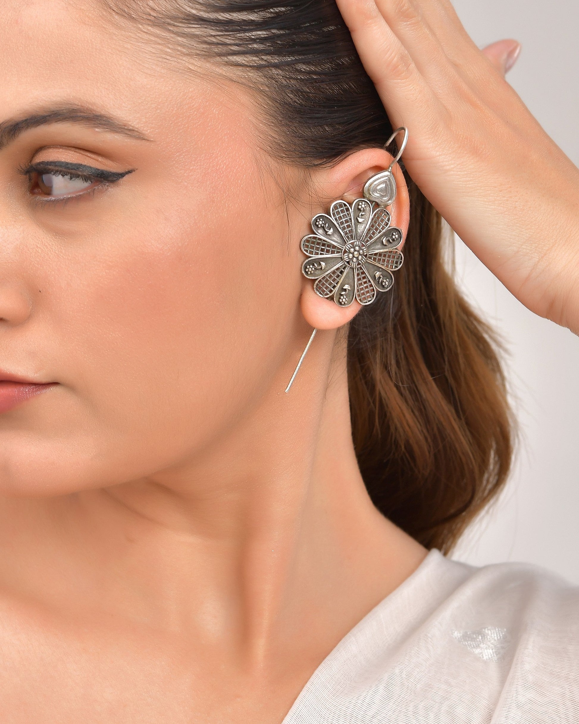 VOJ Silver Plated Flower Shaped Elegant Ear Cuff - Swadesiicart
