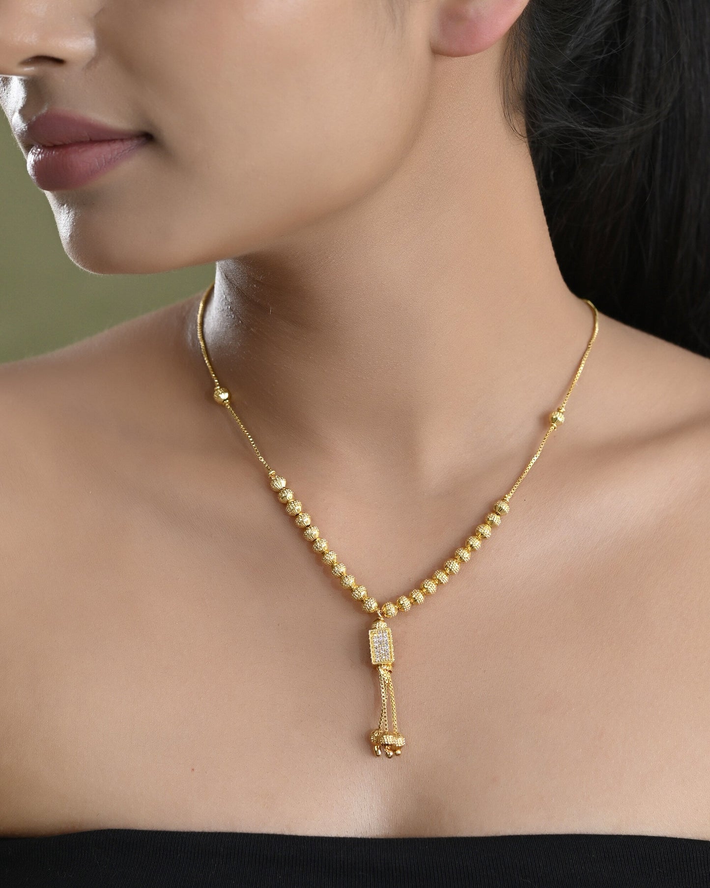VOJ Gold-Polished Stainless Steel Stone Studded Chain For Women | Swadesiicart