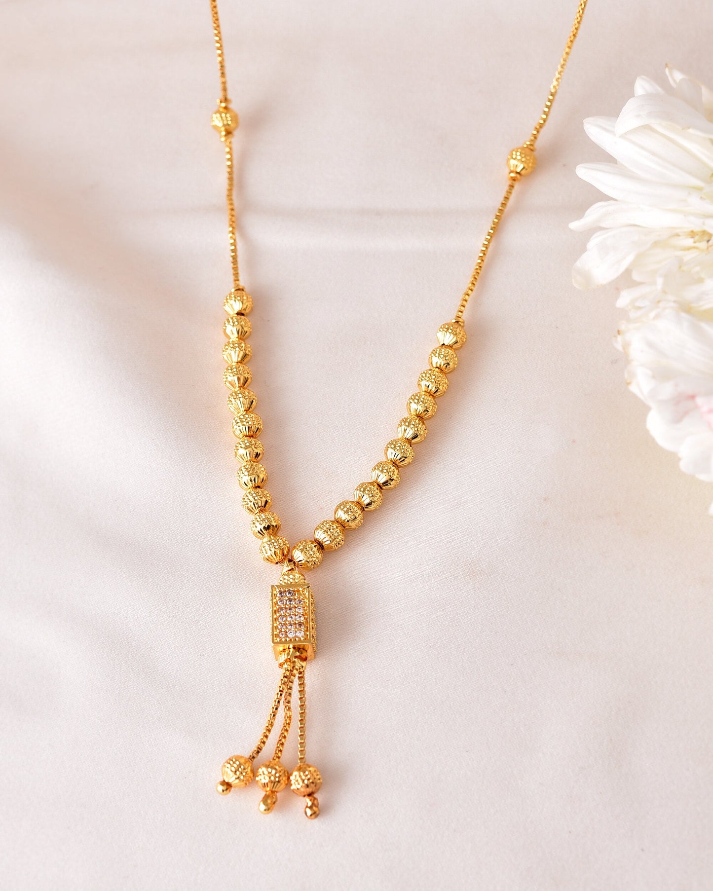 VOJ Gold-Polished Stainless Steel Stone Studded Chain For Women | Swadesiicart