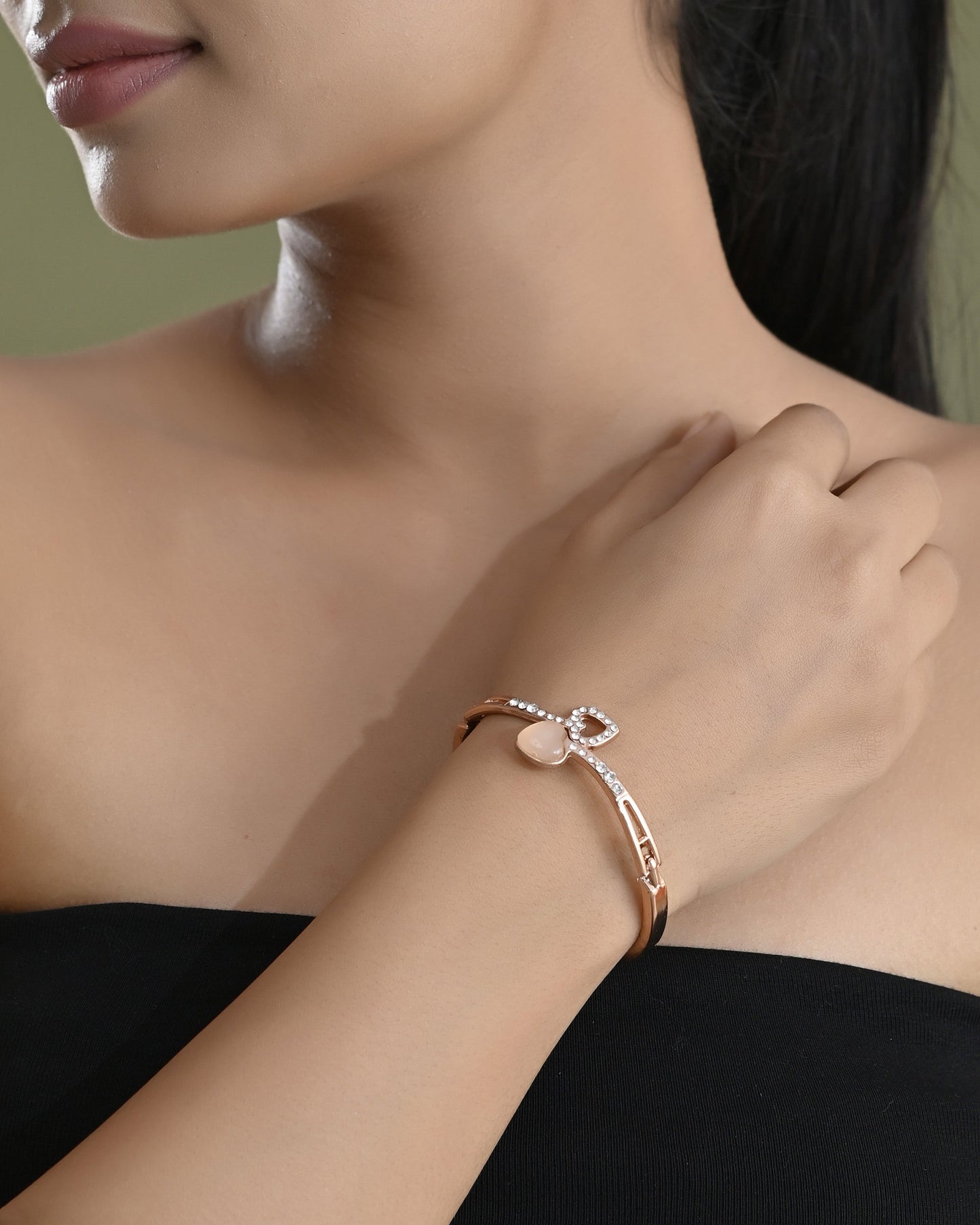 VOJ Gold-Polished Heart Shaped Stone Studded Kada Bracelet - Swadesiicart