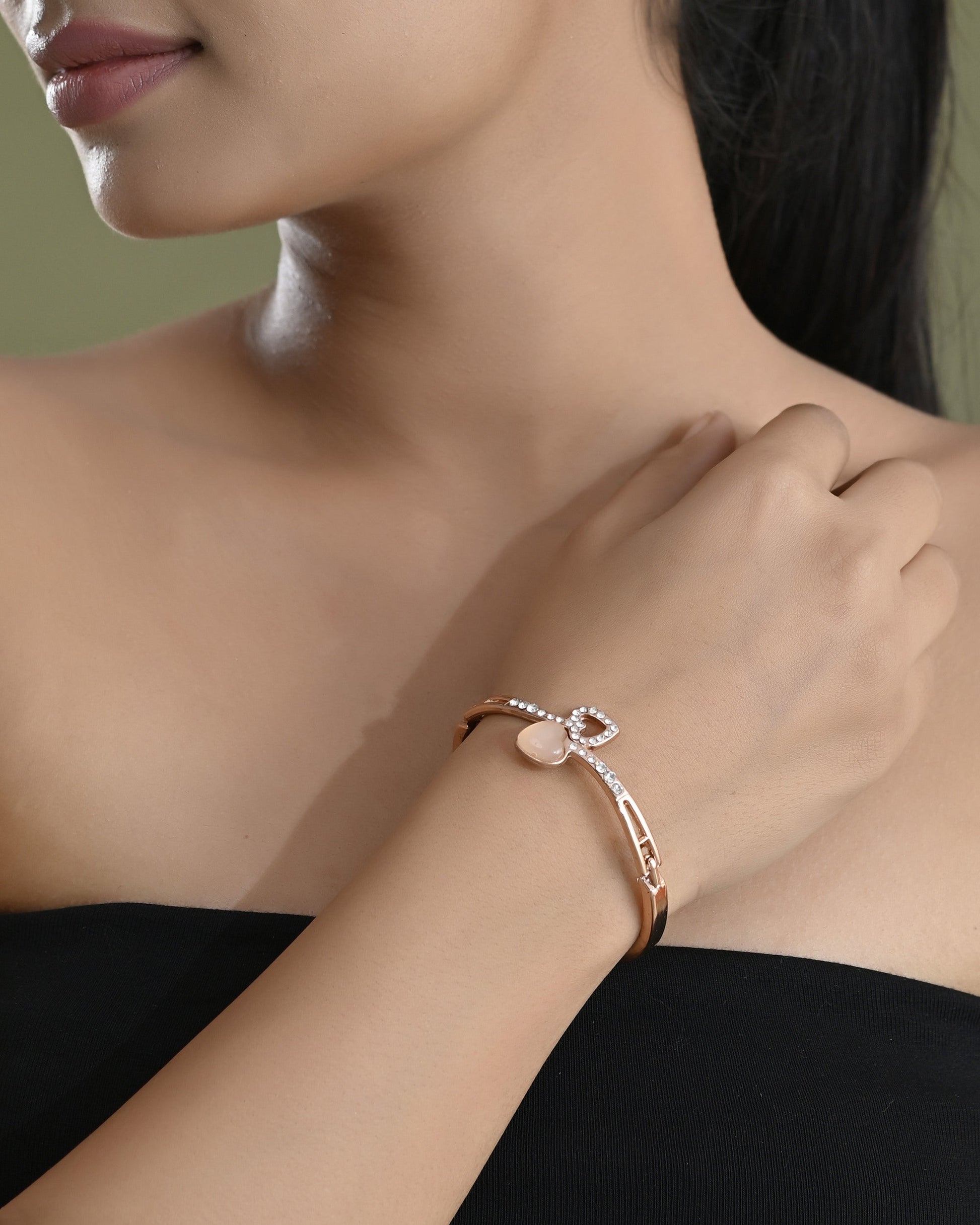 VOJ Gold-Polished Heart Shaped Stone Studded Kada Bracelet - Swadesiicart